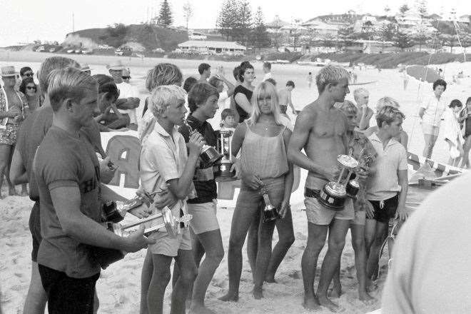1965 Qld State Titles (L to R) Bob McTavish, Hacka Allan (KSC), Phyliss O'Donnell, Robyn Charlton (KSC), Peter Drouyn, Paul Neilsen, Peter Lascelles. Pic: Mal Sutherland