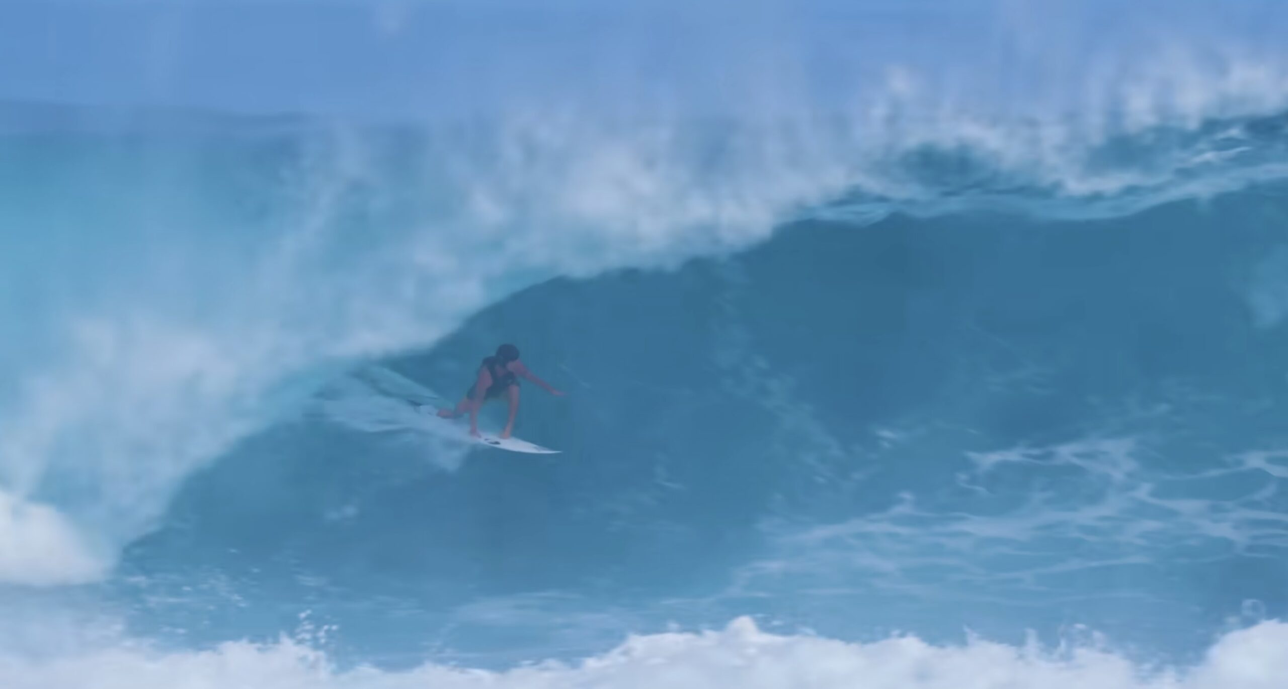 Caught in the Hogwash – 10 second tubes at cloudbreak - Tracks Magazine